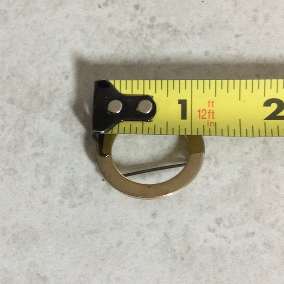 Vintage Gold circle pin - Picture 6 of 6